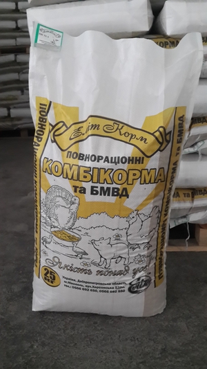 מזון מורכב לתרנגולות הרכב מזון מורכב