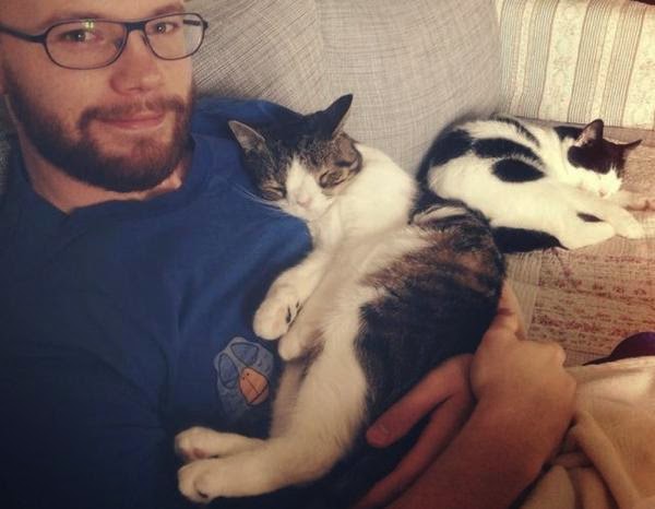 מונטי החתול, שאין לו עצם באף.