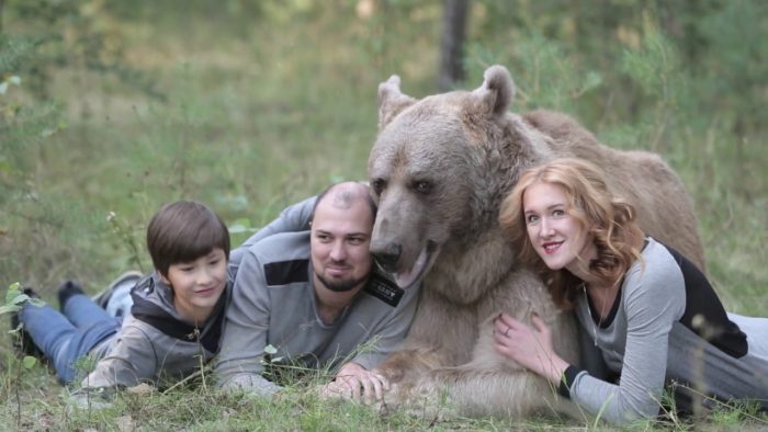 תמונה משפחתית עם דוב
