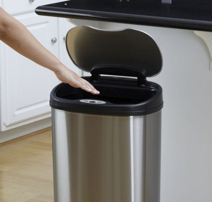 דלי עם מכסה חיישן