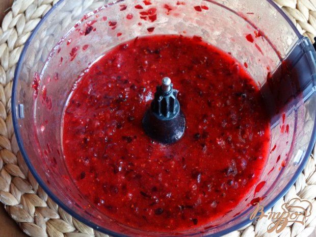 חמוציות בבלנדר