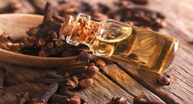 שמן אתרי ציפורן