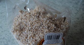 חיפושית בתוך בור