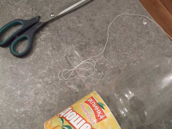 אבטחת מלכודת עכברים בעזרת סרט דביק