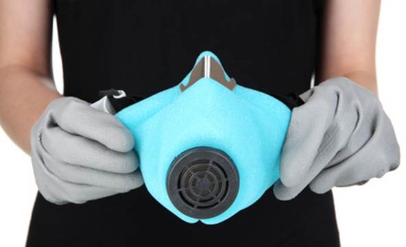 מסכת נשימה וכפפות