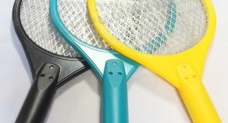 מחבט זבובים חשמלי