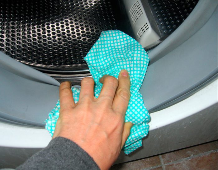 ניגוב המכונה