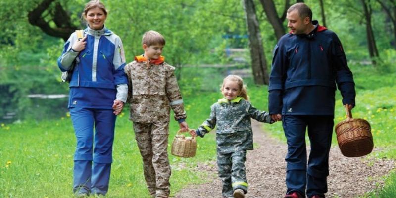 הסוואת קרציות: אילו בגדים לבחור לטיולים בחוץ
