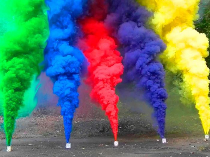 פצצות עשן צבעוניות