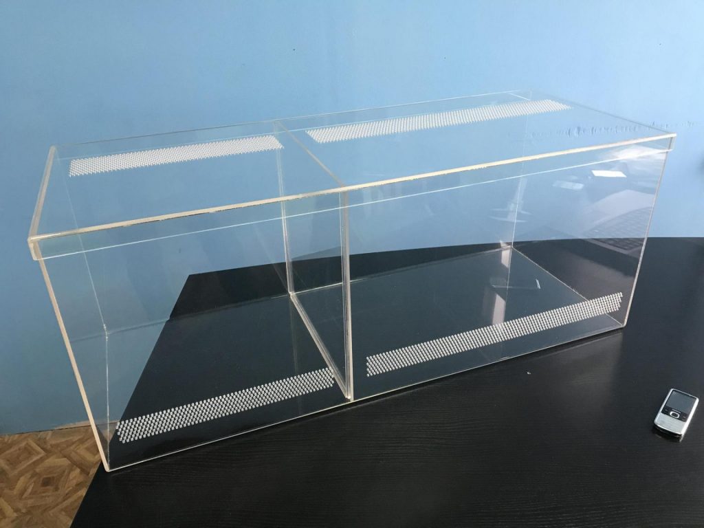 טרריום עשוי פרספקס